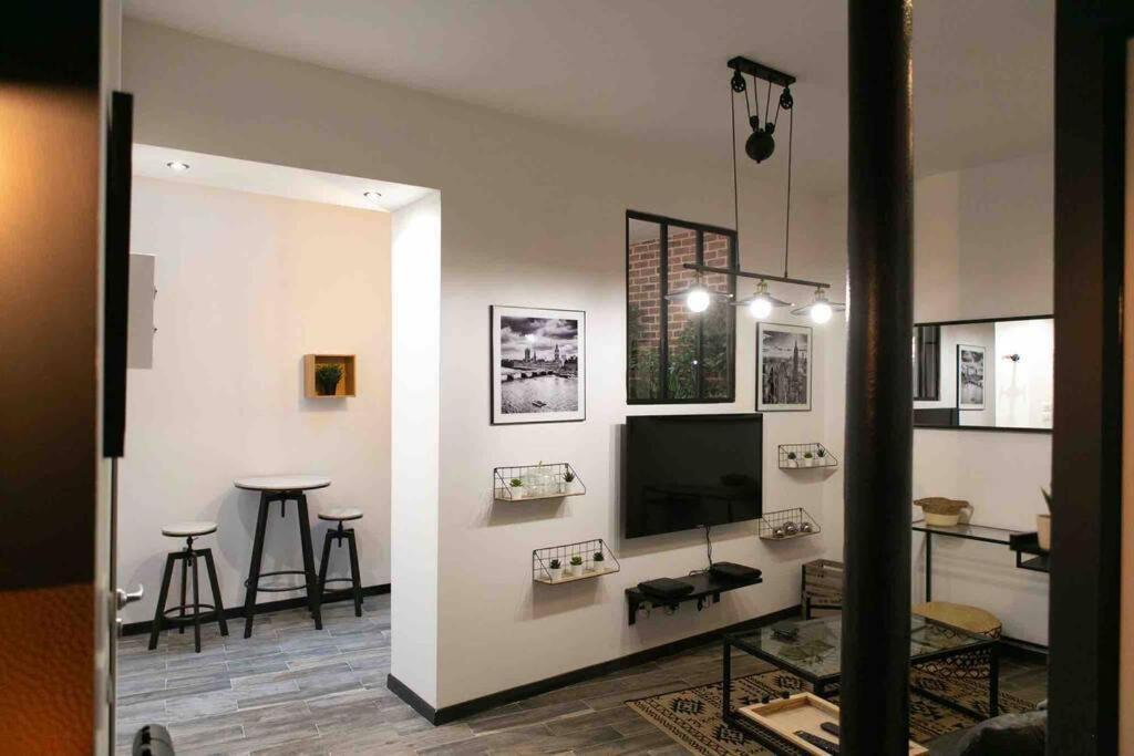 Loft De Courcaille - Balneo - Free Parking - Wifi Apartment Orléans Exterior foto